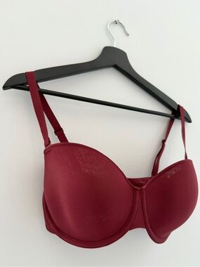 SKIMS Weightless Strapless Bra (removable straps) in Wine, Size 34F/34DDD